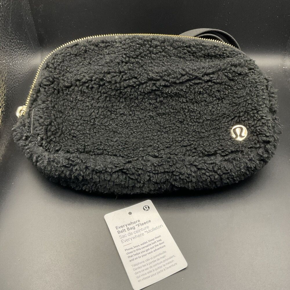 LULULEMON Fleece Everywhere Belt Bag Black and Gold Crossbody 1L used/good
